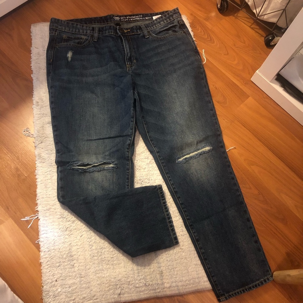 Distressed Boyfriend Jeans